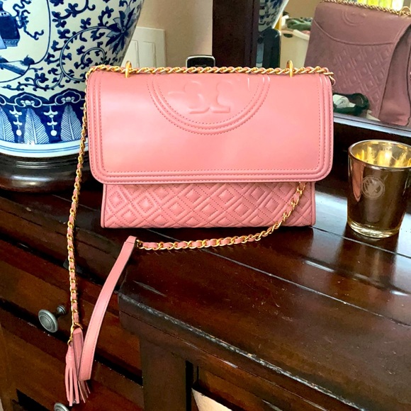 Perfect condition! Tory Burch magnolia 🌸 colored flemming bag - Picture 2 of 8